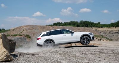 Swobodnie w lekki teren: nowa Klasa C Kombi w wersji All-Terrain