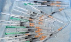 Ponad 18,44 mln osób w Polsce jest w pełni zaszczepionych przeciw COVID-19