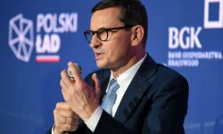 Morawiecki na FWR: w Polsce do tej pory mieliśmy do czynienia z pozorną decentralizacją