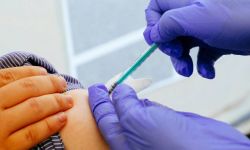 Niedzielski: Rada Medyczna akceptuje dopuszczenie trzeciej dawki szczepienia dla osób z zaburzeniami odporności