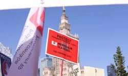 Ulicami stolicy przeszedł "Czerwony marsz" pracowników sądów i prokuratur