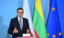 Morawiecki: każdy gniewny pomruk ze strony Kremla czy Mińska musi wywoływać konsolidację