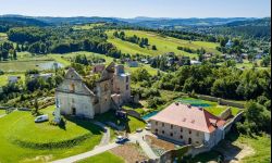 Nowe życie Starego Zagórza. Klasztor karmelitów bosych