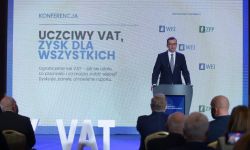 Premier: dzięki uszczelnieniu VAT do budżetu trafia teraz o 100 mld zł więcej