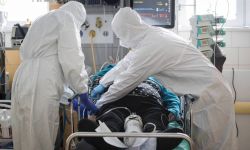 Ministerstwo Zdrowia: 882 nowe zakażenia koronawirusem, zmarło 20 osób z COVID-19