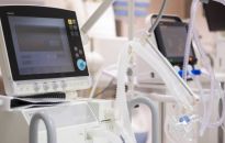 MZ: 975 nowych zakażeń koronawirusem, zmarło 29 osób z COVID-19