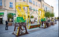 Na 3 Maja stanęła huśtawka na portowych żurawiach