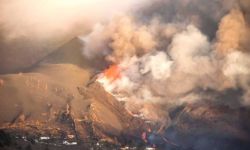 Hiszpania: lawa z Cumbre Vieja zniszczyła już blisko 1000 budynków i zwiększyła powierzchnię wyspy