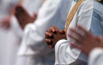 Francja: od 1950 r. 216 tys. ofiar pedofilii w Kościele katolickim