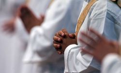 Francja: od 1950 r. 216 tys. ofiar pedofilii w Kościele katolickim