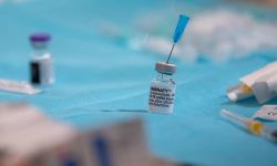 Ponad 19,648 mln osób w Polsce jest w pełni zaszczepionych przeciwko COVID-19