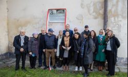 Tablica Davida Kurzmanna na Synagodze Staromiejskiej