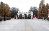 Przed Grobem Nieznanego Żołnierza w Warszawie oddano hołd wszystkim, którzy walczyli o wolną Polskę