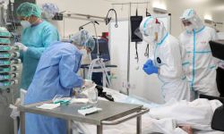 Ministerstwo Zdrowia: 10 429 nowych zakażeń koronawirusem, zmarły 124 osoby z COVID-19