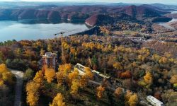 Kolej na Solinę. Budynek stacji i pięć podpór już stoją 