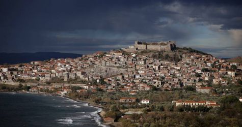 Grecja: papież przybył na wyspę Lesbos - symbol kryzysu migracyjnego w Europie