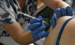 Ponad 3,4 mln osób w Polsce przyjęło dawkę przypominającą szczepionki przeciw COVID-19