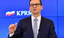 Premier: we wtorek lub w środę przedstawimy zaostrzenia w związku ze świętami i mutacją omikron