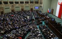 Sejm uchwalił ustawę obniżającą akcyzę na paliwa i prąd