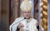 Prymas: najważniejszą rzeczą jest człowiek, choćby leżał w żłobie