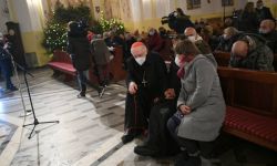 Kard. Nycz: podstawową przyczyną rosnącego ubóstwa jest postawa bogatych, którzy nie chcą się dzielić