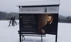 Szlak im. Ignacego Łukasiewicza w sąsiedztwie Hotelu Arłamów