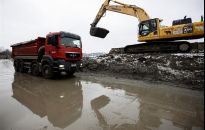 Połowa mułu przy zaporze wydobyta. Zalew wypięknieje?