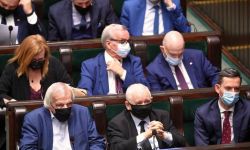 Sejm odrzucił wszystkie poprawki Senatu do budżetu na 2022 r.