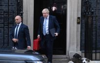 W. Brytania: po raporcie w sprawie imprez Johnson przeprasza, ale nie rezygnuje