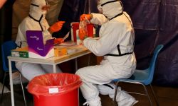 MZ: 56 051 nowych potwierdzonych zakażeń koronawirusem; zmarło 318 osób