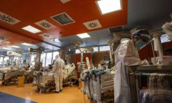 WHO: od czasu odkrycia Omikrona doszło do pół miliona zgonów