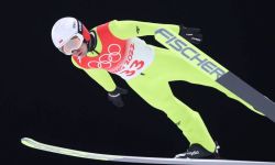 Pekin: skoki narciarskie - czwarte miejsce Stocha, triumf Lindvika na dużym obiekcie