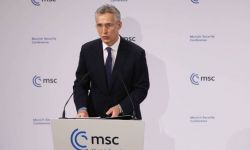 Stoltenberg: wszystko wskazuje na to, że Rosja planuje pełny atak na Ukrainę