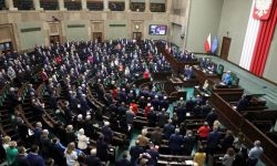 Sejm podjął uchwałę potępiającą agresję na Ukrainę; wezwał do nałożenia sankcji na Rosję