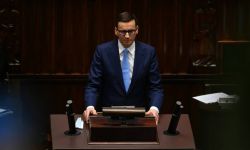 Premier w Sejmie: Ukraina walczy o wolność Europy; cały świat musi dać opór rosyjskiemu barbarzyństwu