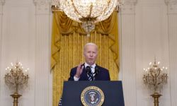 USA: Prezydent Biden ogłosił sankcje przeciwko bankom, kontrole importu technologii i wysłanie dodatkowych sił do Europy