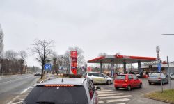 Orlen: samochody osobowe na stacjach mogą zatankować 50 l paliwa, ciężarowe - 500 l