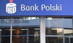 PKO BP: obywatele Ukrainy mogą otwierać konto bez opłat za prowadzenie przez rok