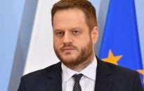 Cieszyński apeluje do platform internetowych o zablokowanie serwisów siejących dezinformacje