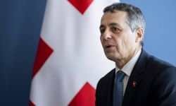 Szwajcaria: zakaz wjazdu dla 5 oligarchów i zamrożenie kont Putina i Ławrowa wśród sankcji dla Rosji