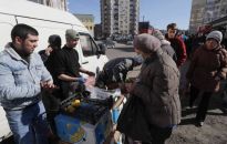 Ukraina: w sklepach w Kijowie zaczyna brakować jedzenia