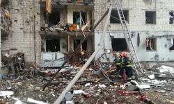 Ukraina: prezydent Zełenski uhonorował bohaterskie miasta