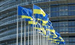 UE rozpoczyna procedurę rozpatrzenia wniosków o akcesję Ukrainy, Mołdawii i Gruzji