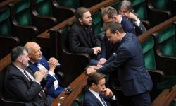 Trzech posłów Konfederacji odchodzi z partii KORWiN