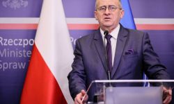 Szef MSZ: wszyscy cudzoziemcy przekraczający polsko-ukraińską granicę są przyjmowani w Polsce