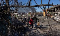 Media: walki pod Kijowem, ataki na Czernihów, dramatyczna sytuacja w Mariupolu