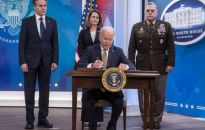 Biden ogłosił dodatkowe 800 mln dolarów pomocy wojskowej dla Ukrainy, w tym systemów przeciwlotniczych i dronów