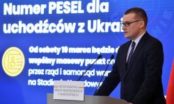 Szefernaker: od początku działania systemu rejestracji numer PESEL otrzymało 123 tys. uchodźców z Ukrainy