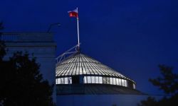 Sejm przyjął przez aklamację uchwałę ws. popełniania zbrodni wojennych przez Rosję w Ukrainie