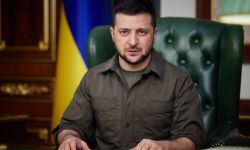 Zełenski: prosimy NATO, by przekazało nam 1 proc. swoich samolotów i czołgów